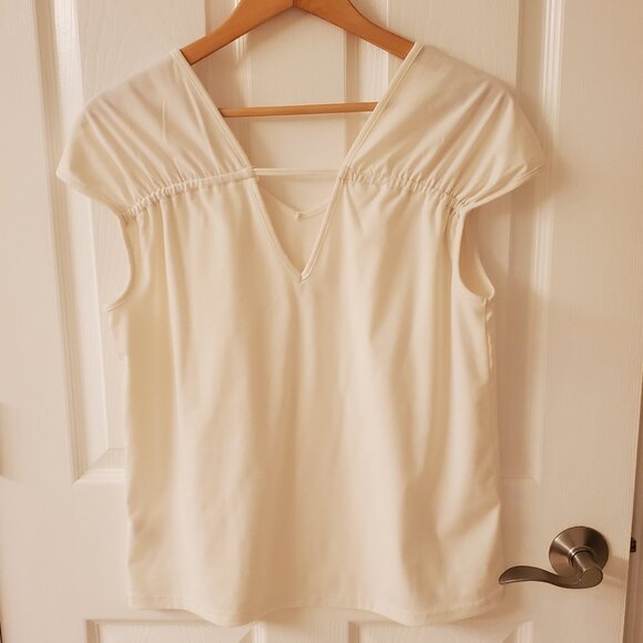 Cooper & Ella - Ruched Shoulder Solid Top in White/Ivory Size: M (6-8) - Picture 4 of 9